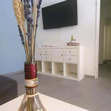 10 Palmen Apartment *