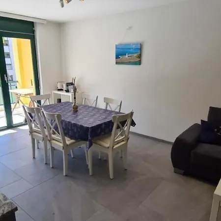 10 Palmen Apartment